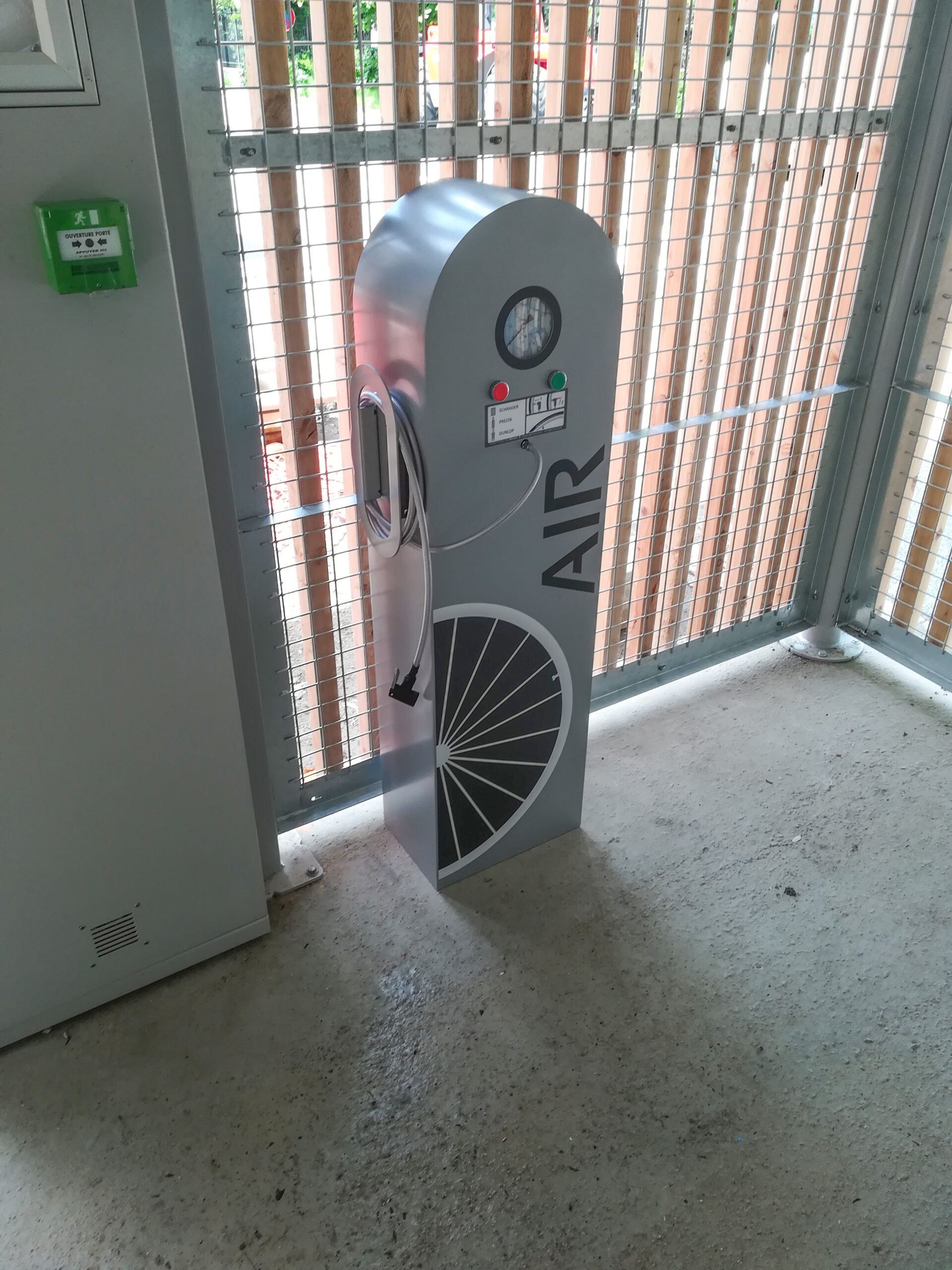 Borne de gonflage sur pied ALTAO Primo+
