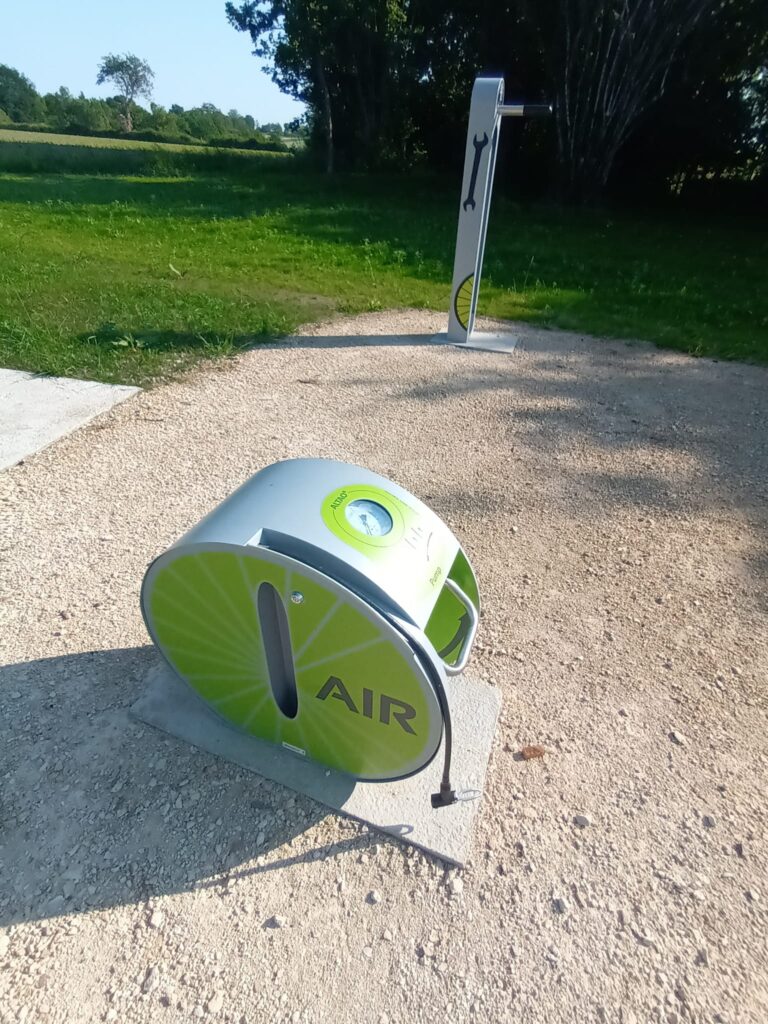 Borne de gonflage vélo ALTAO® Pump - Halte Vélo Francette