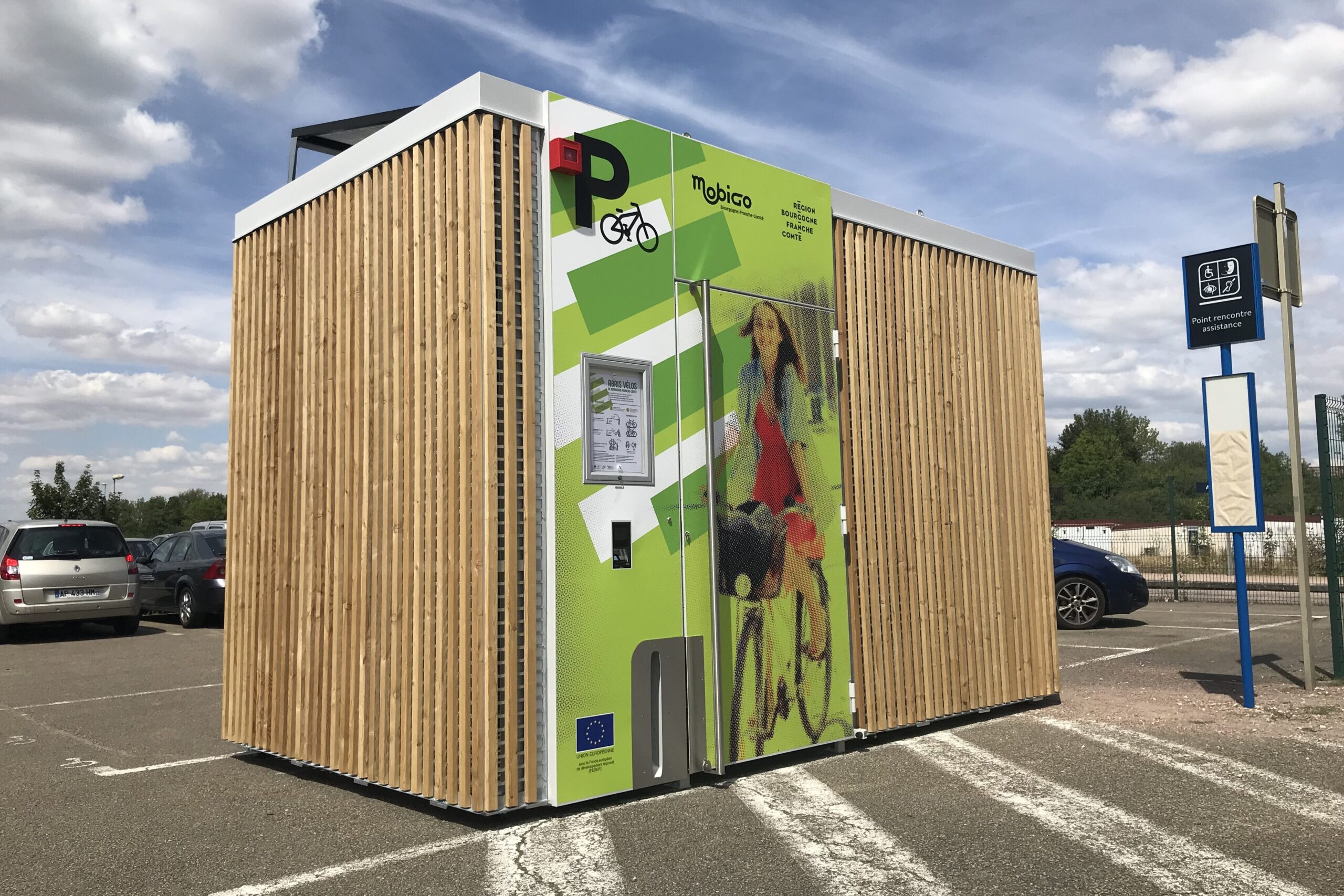 refugios solares para bicicletas Abri Cigogne