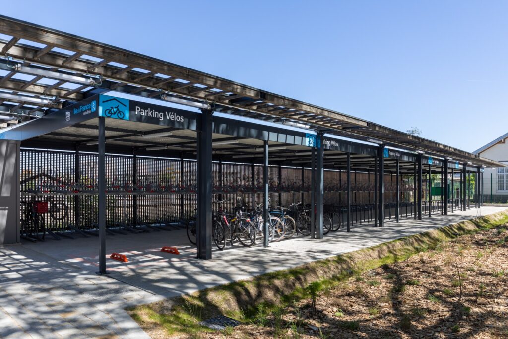 Parking Vélos ALTAO® Spacio Ouvert - Gare Noisy-le-sec ©Valentine Pedoussat – SNCF Gares & Connexions