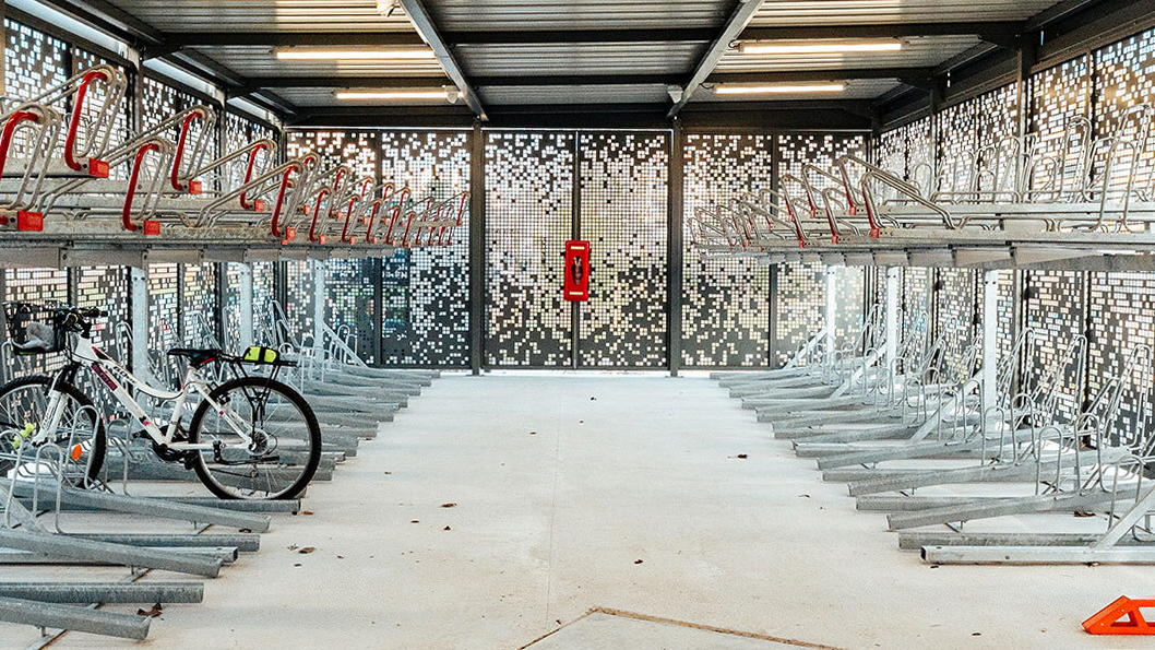 Parking vélos avec racks double étage ©Noisy-le-Grand