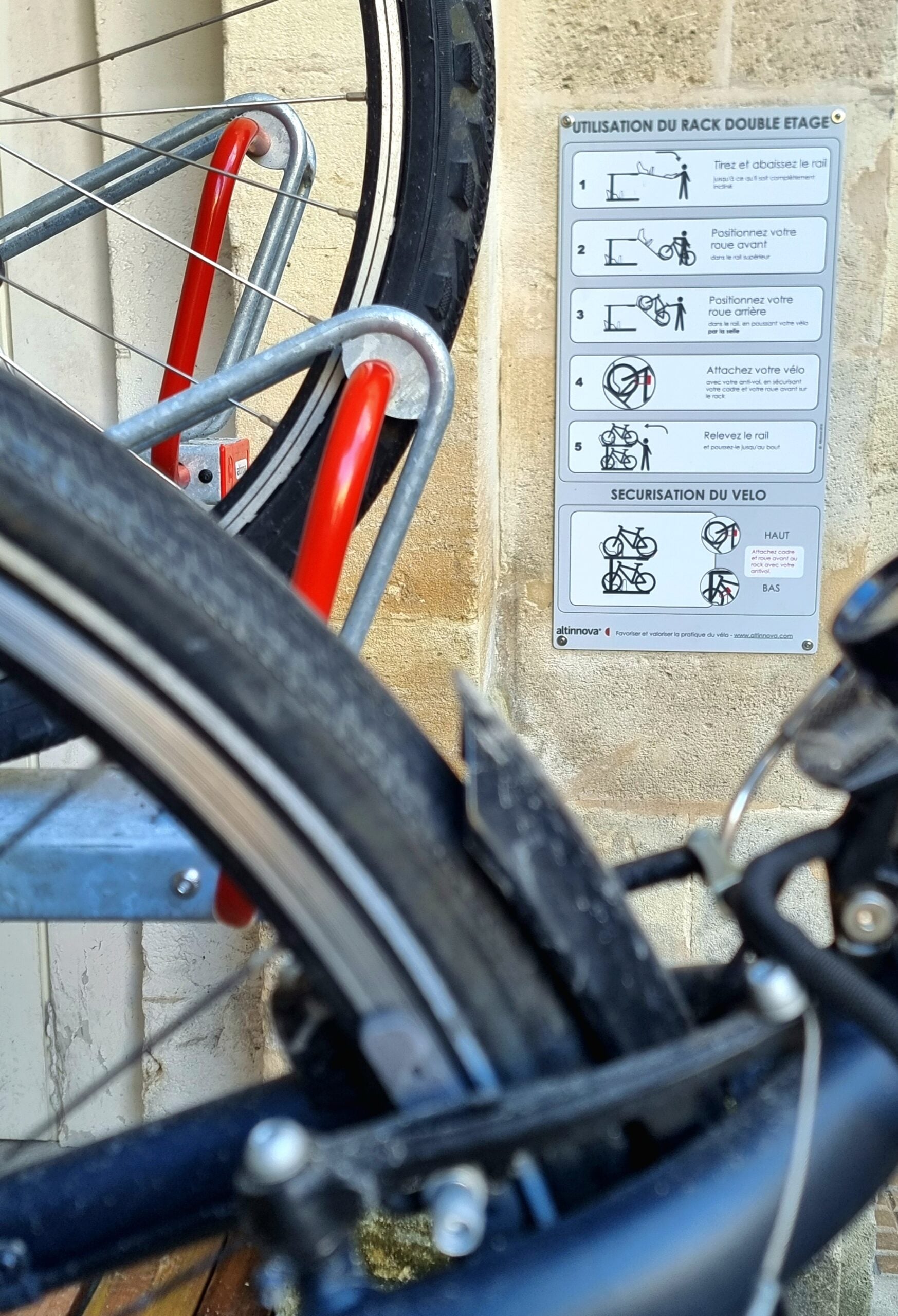 Notice d'utilisation du rack de stationnement vélo Optima V10