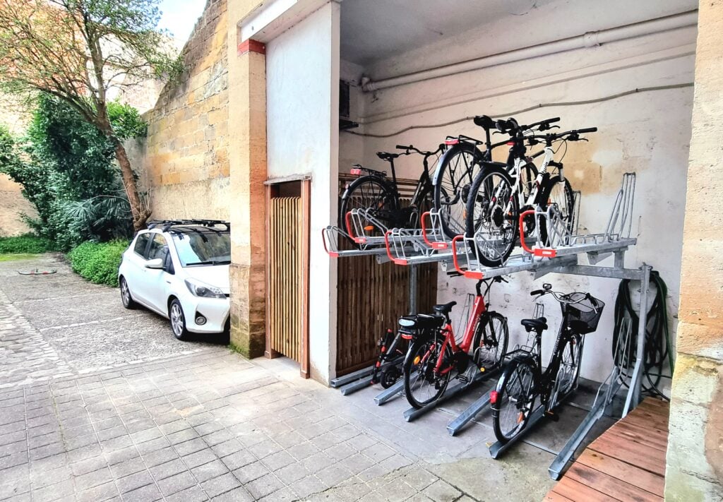 Équipement vélo installé dans les espaces communs d'une résidence