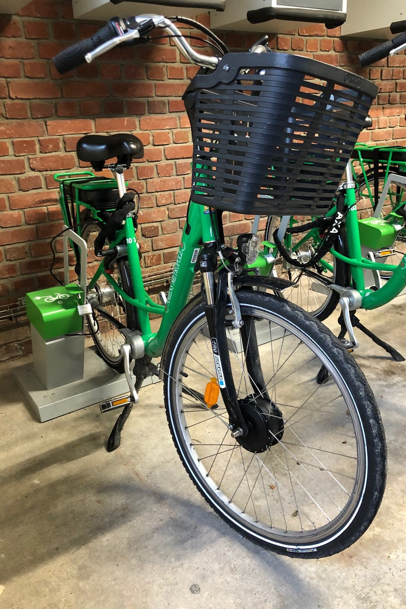 Borne de stationnement et recharge ALTAO Parco VAE 