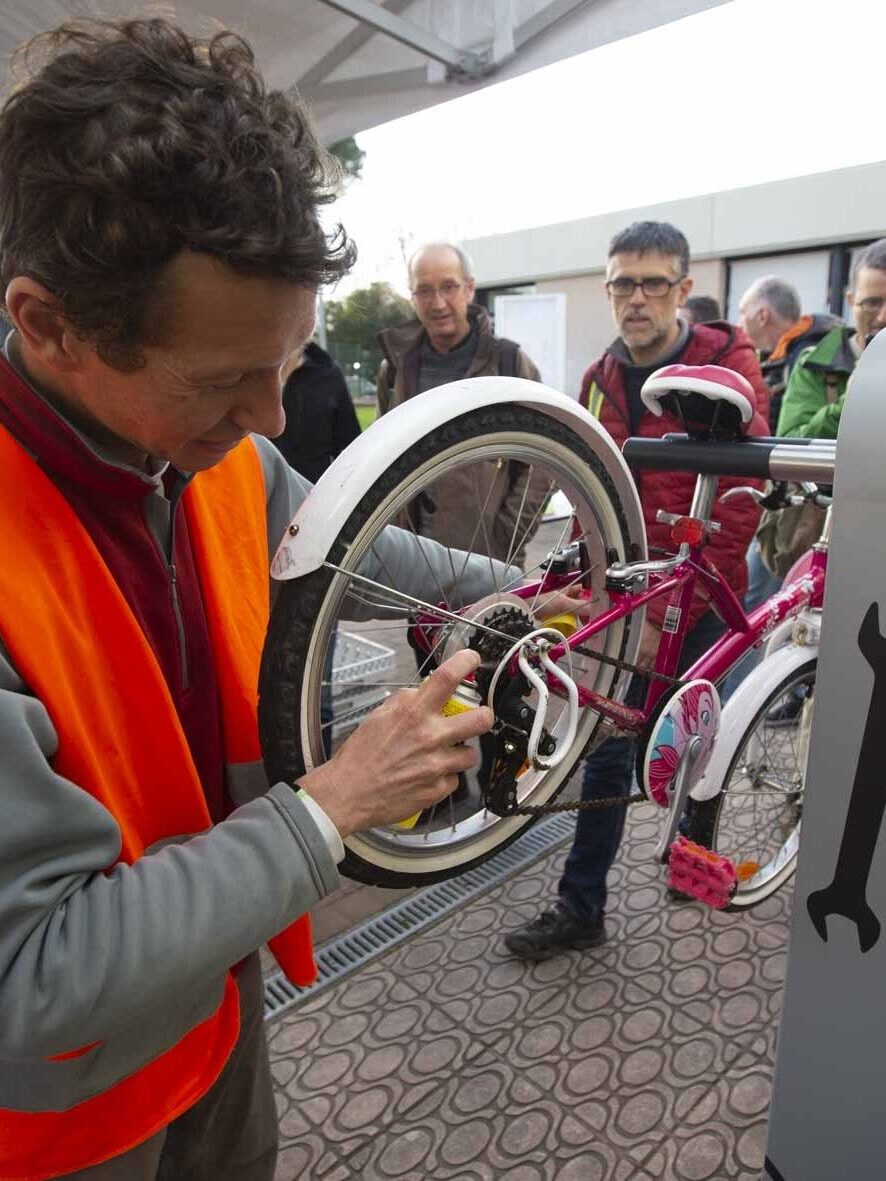 borne de services vélo