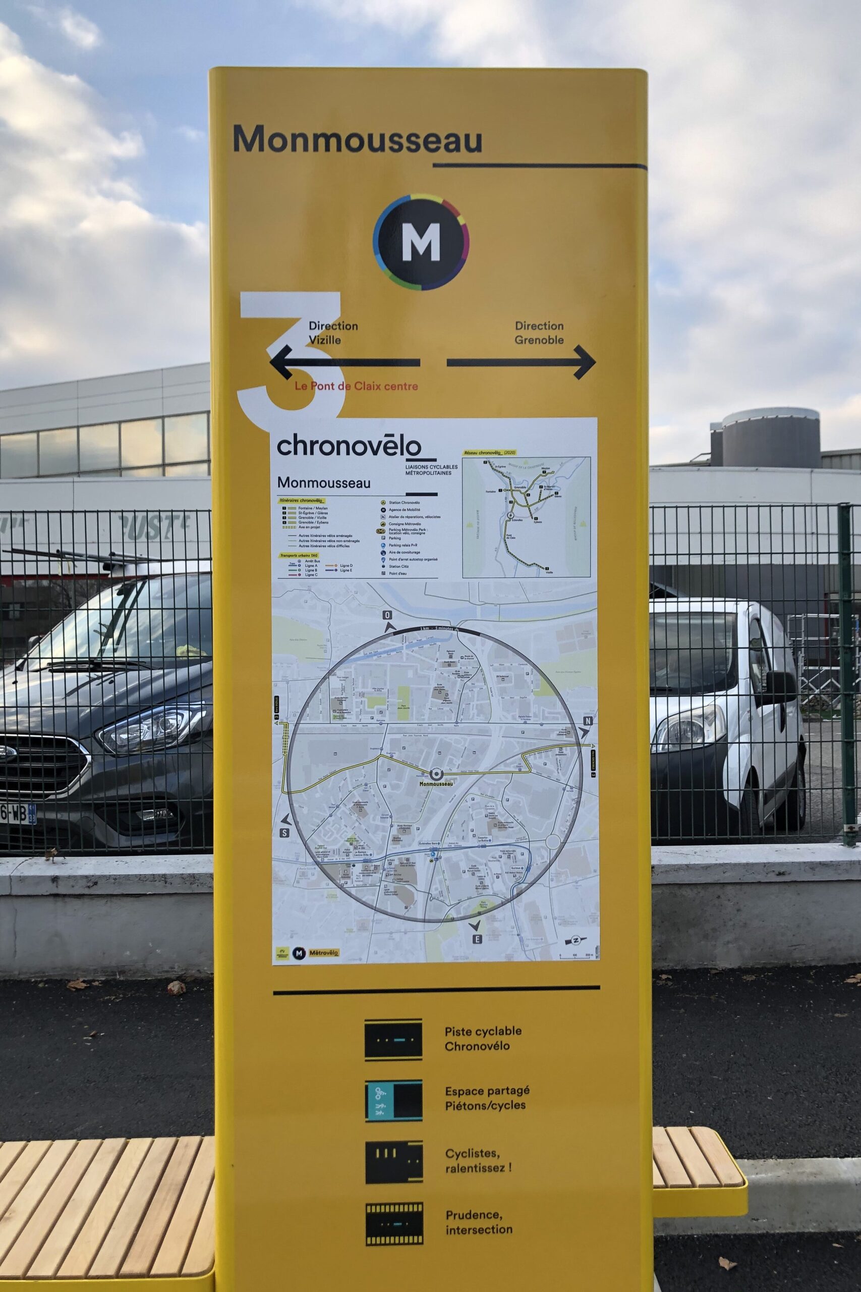 Plan sur l'aire de services vélos Monmousseau