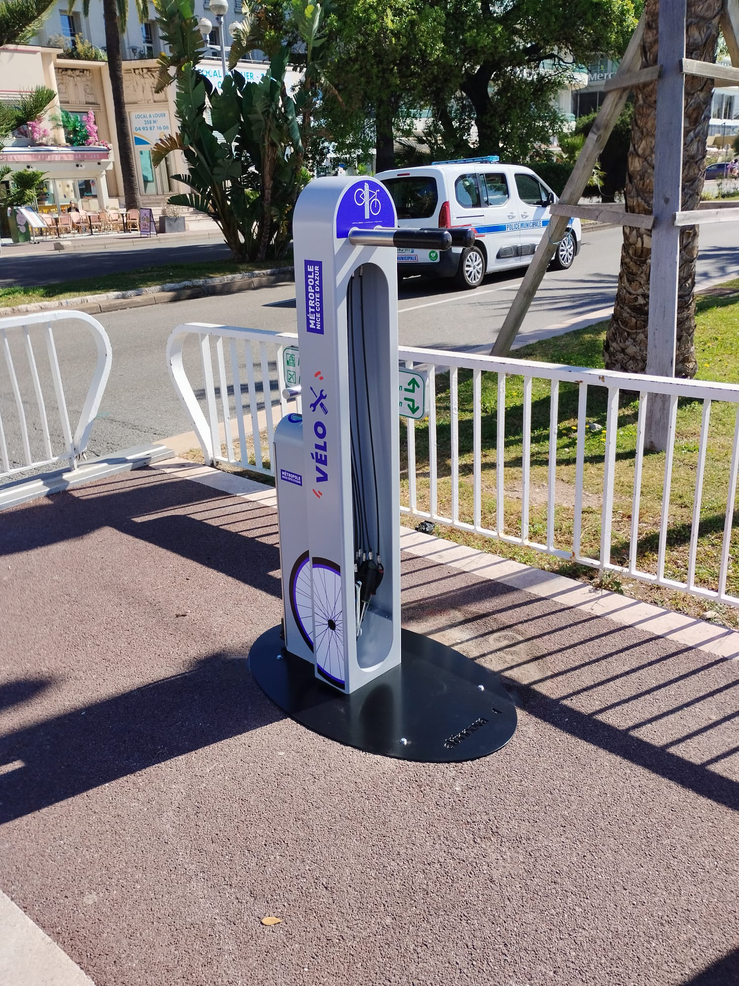 Station de gonflage et réparation vélos