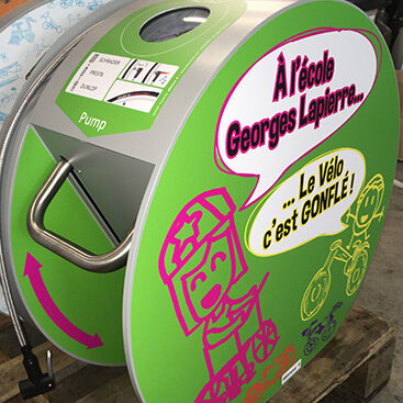 Estaciones de inflado para bicicletas ALTAO Pump personalizadas por los alumnos de Tournefeuille