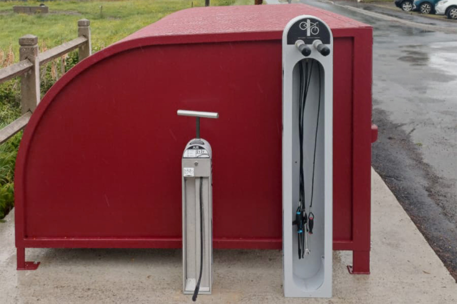 Équipements vélos ALTAO® T’Pump et Fix à la gare de Cercy-la-Tour