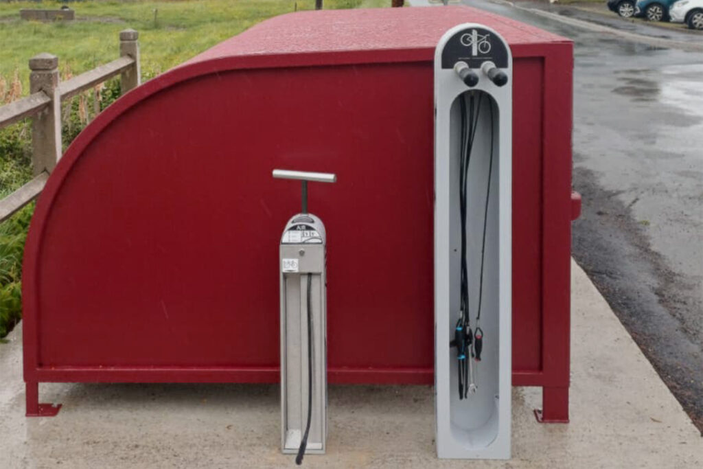 Box à vélos ALTAO® Cocoon, station de gonflage ALTAO® T’Pump et totem de réparation ALTAO® Fix en Bourgogne-Franche-Comté
